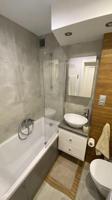 Apartament - U Alicji โคนิน ภายนอก รูปภาพ